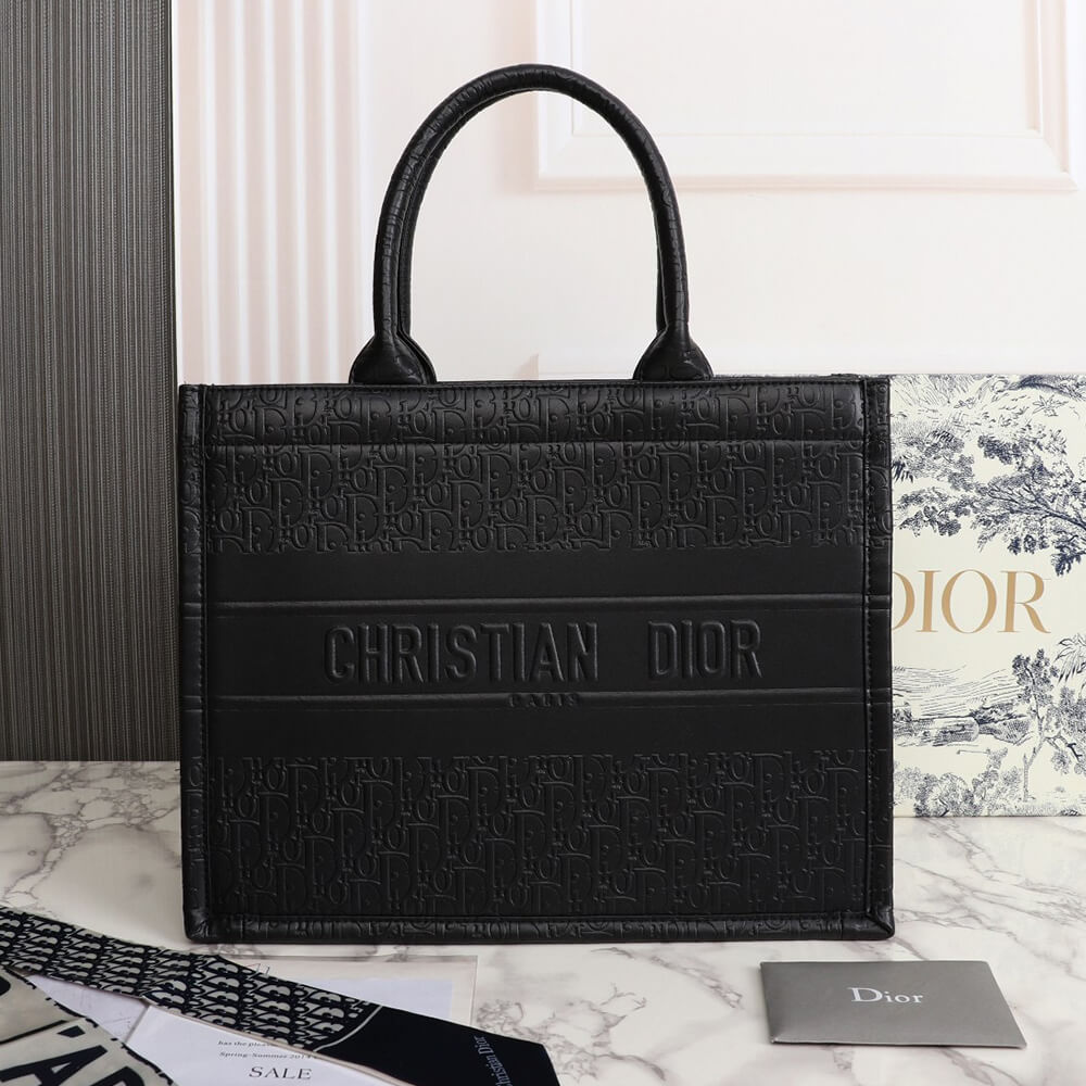 medium D*or book tote