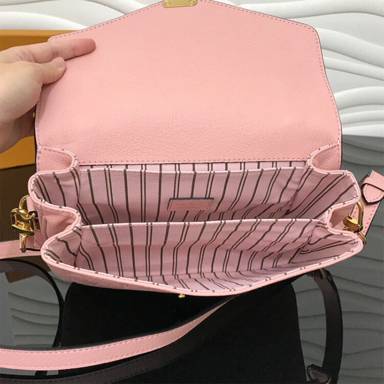 LV Pochette Metis Handbag