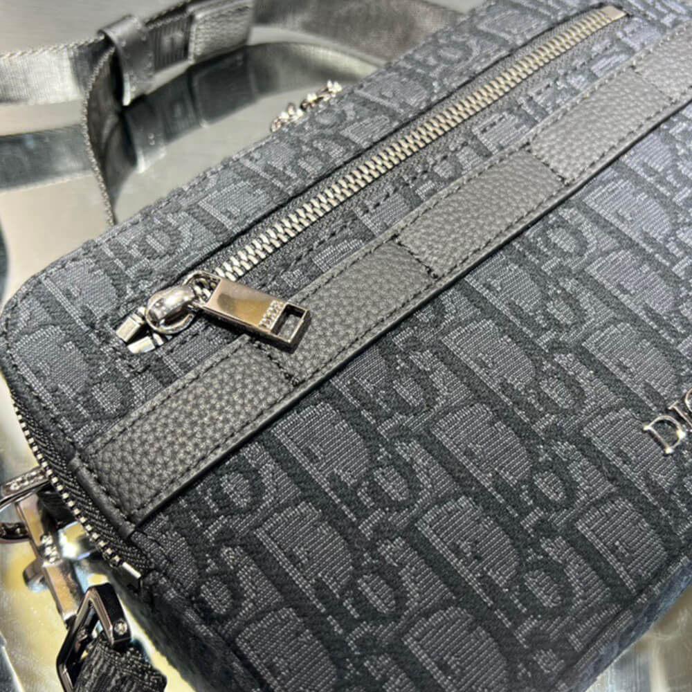 D*or safari messenger bag