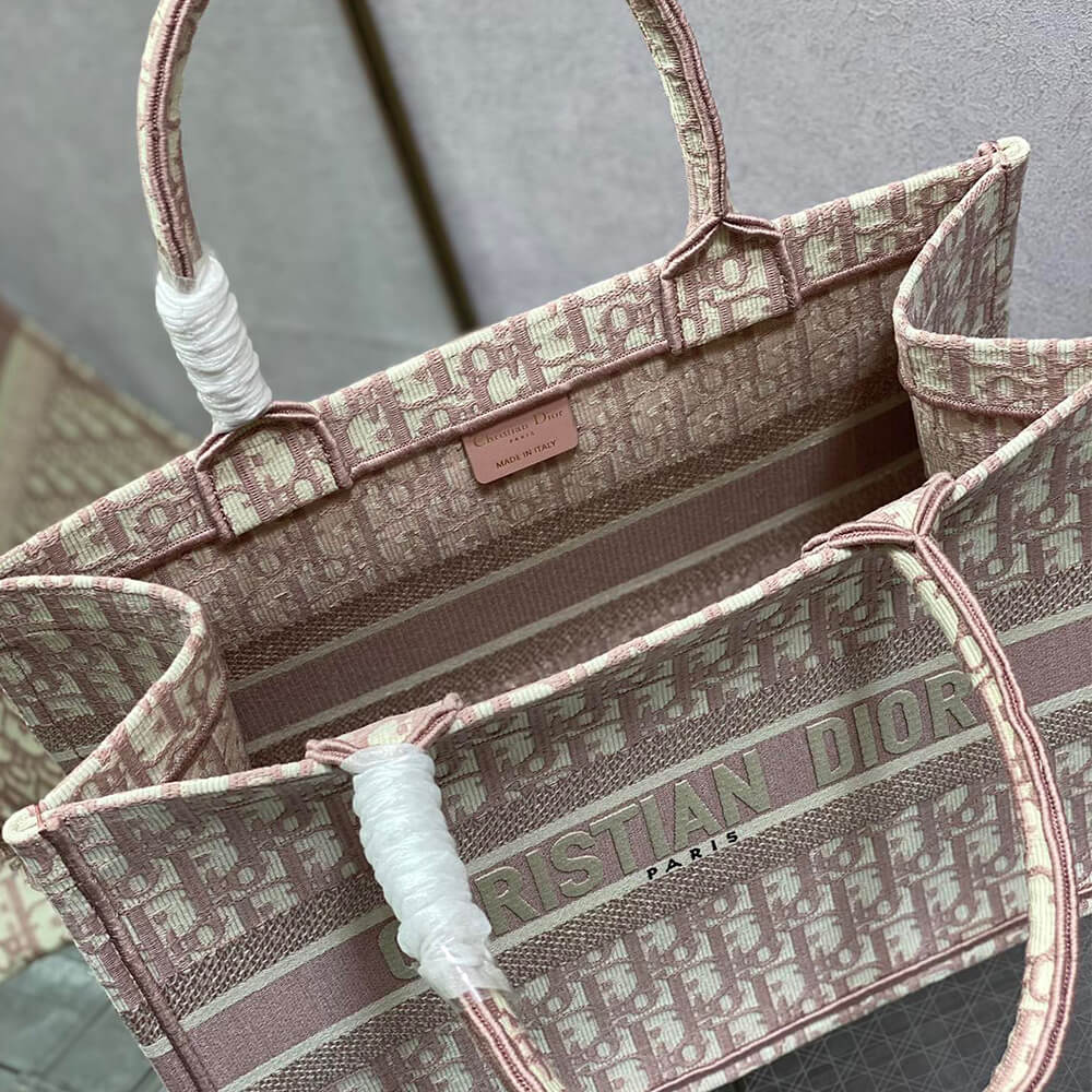small D*or book tote