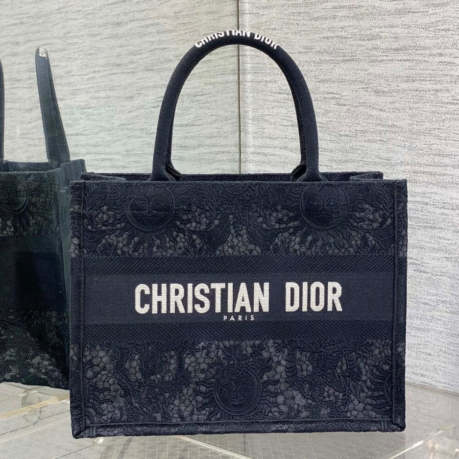 medium D*or book tote