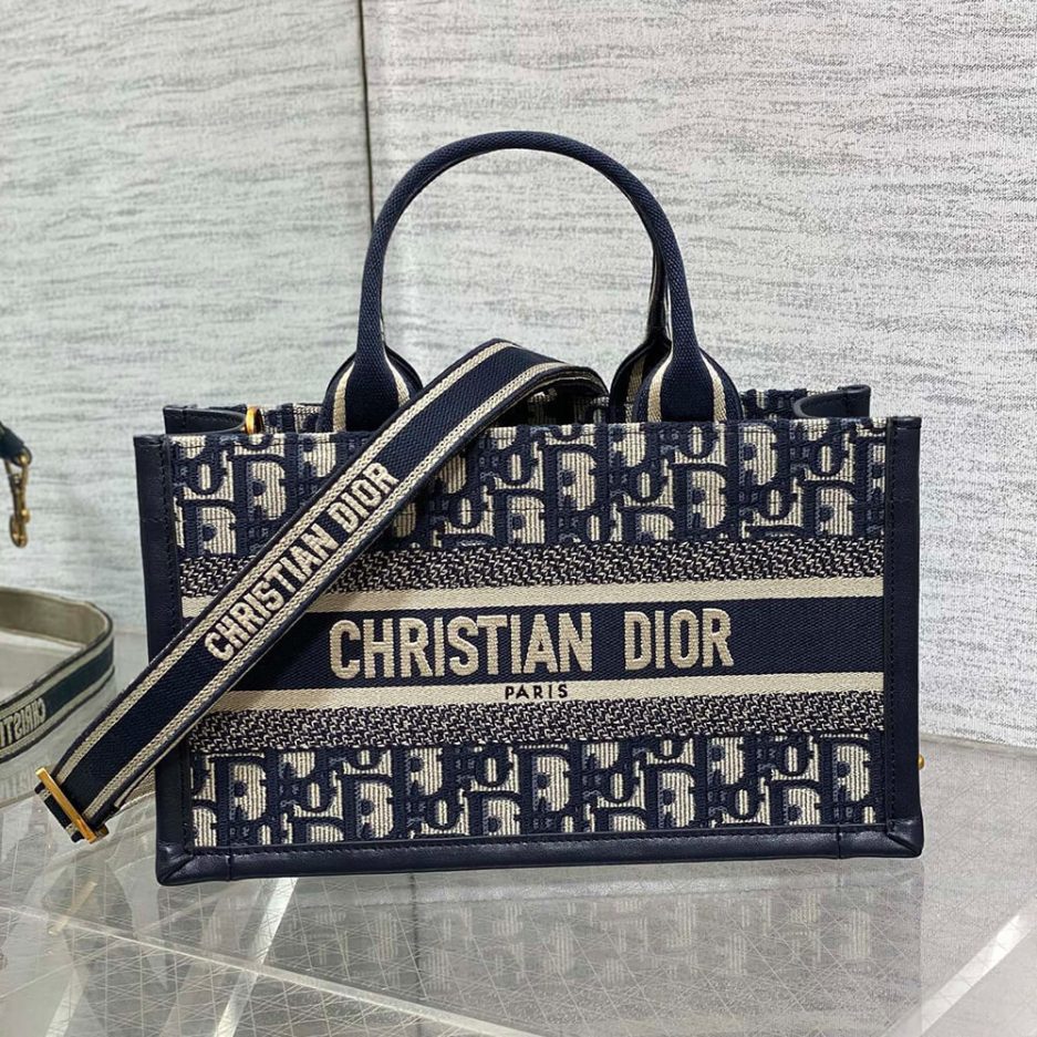 D*or east-west D*or book tote with strap