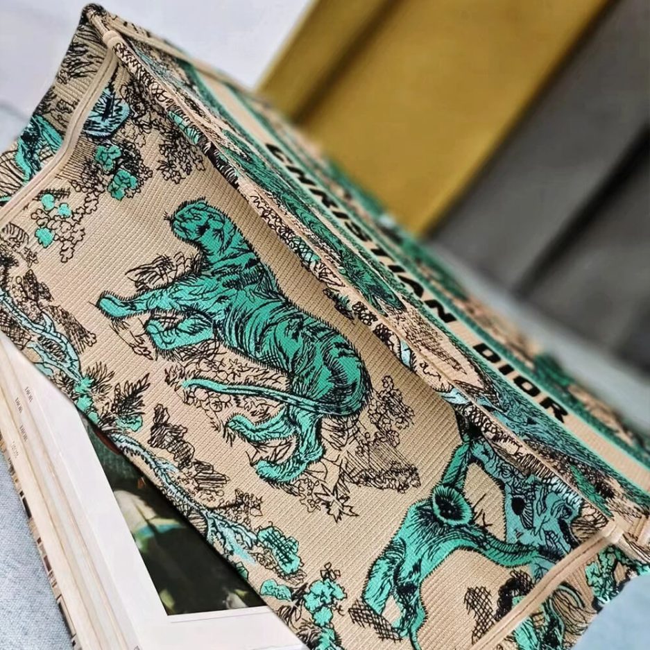 medium D*oriviera D*or book tote